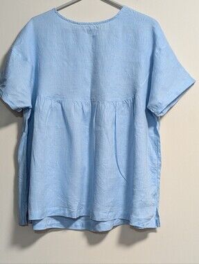 Lintico. Blue Linen Tunic Top With Button Closure At Back.  Capped Cuffed Sleeve